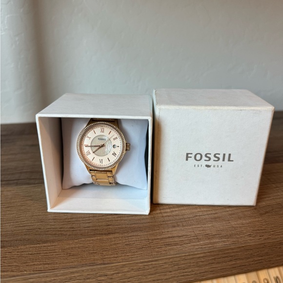 Fossil Rose Gold Watch - Picture 2 of 6